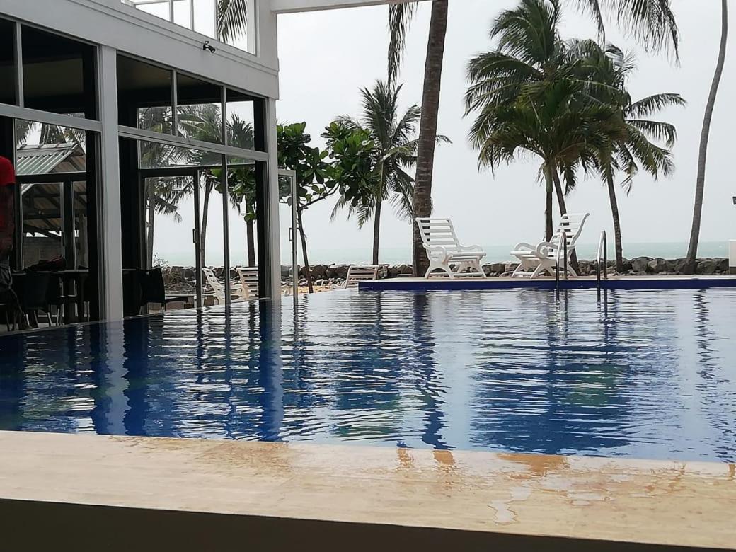 Saara Beach Hotel Marawila Buitenkant foto