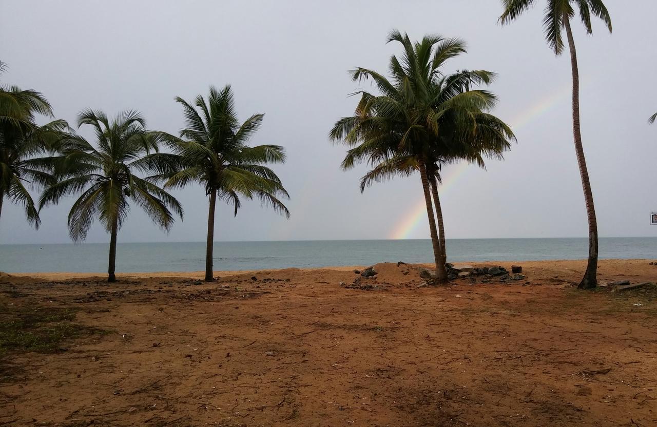 Saara Beach Hotel Marawila Buitenkant foto