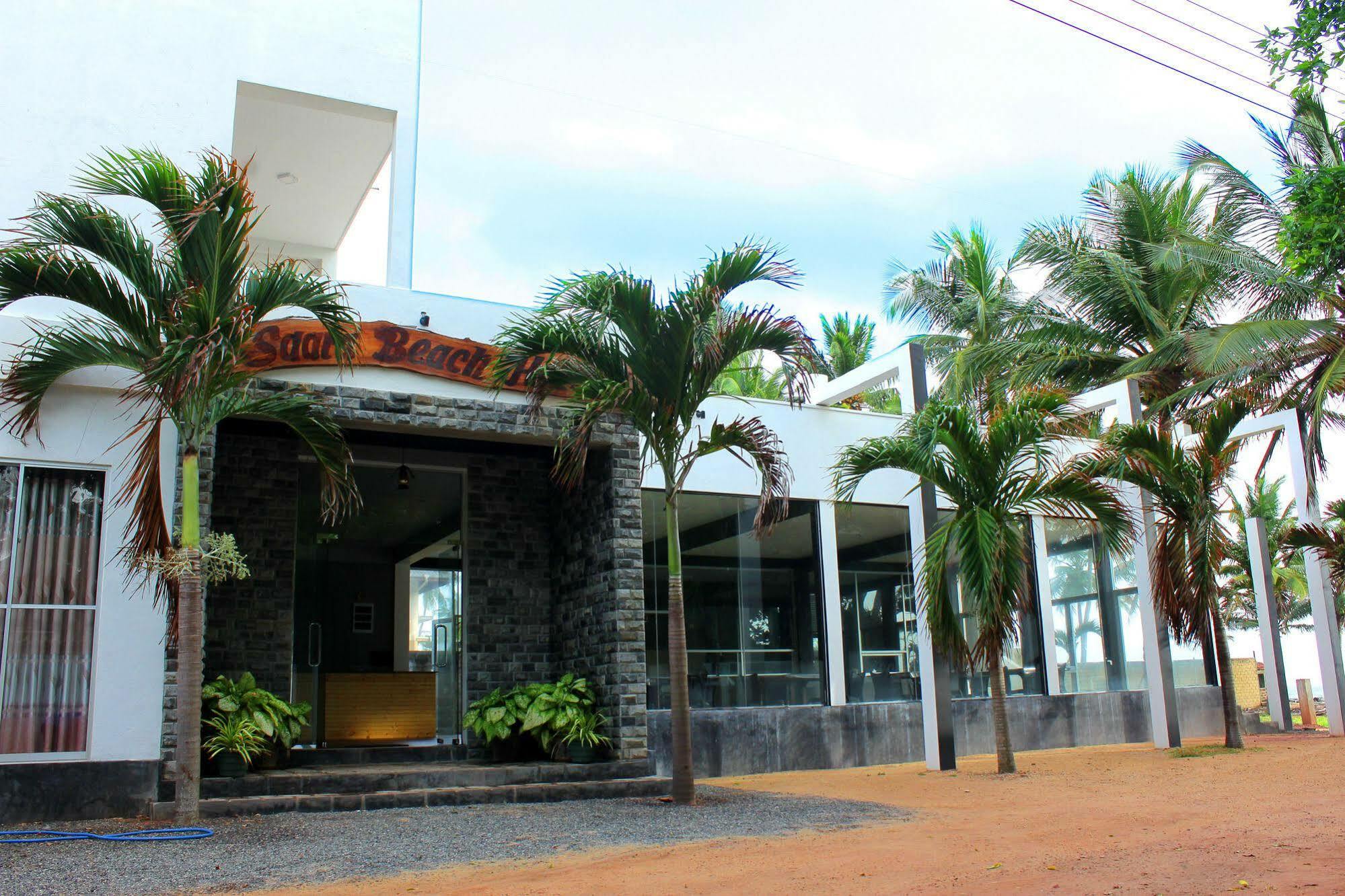 Saara Beach Hotel Marawila Buitenkant foto